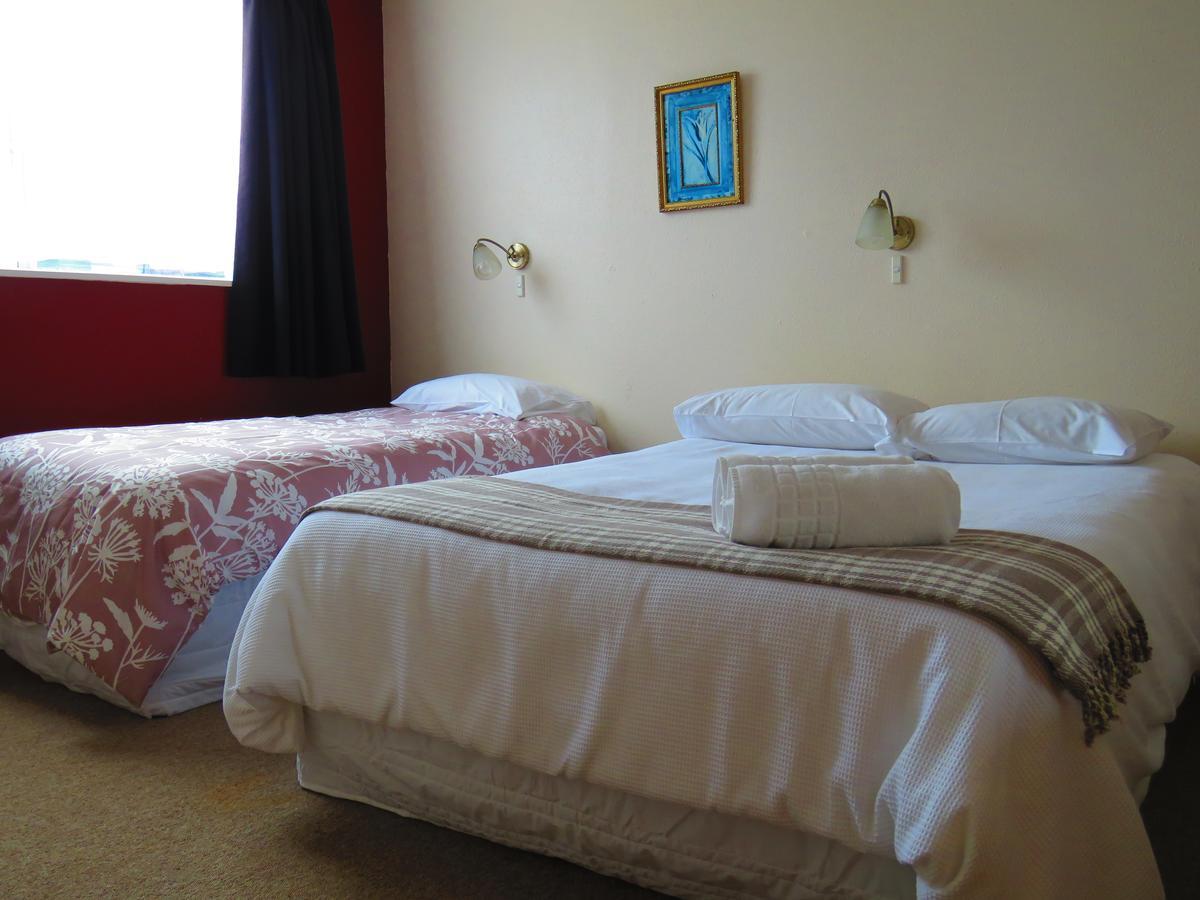 Opunake Motel And Backpackers Lodge Εξωτερικό φωτογραφία