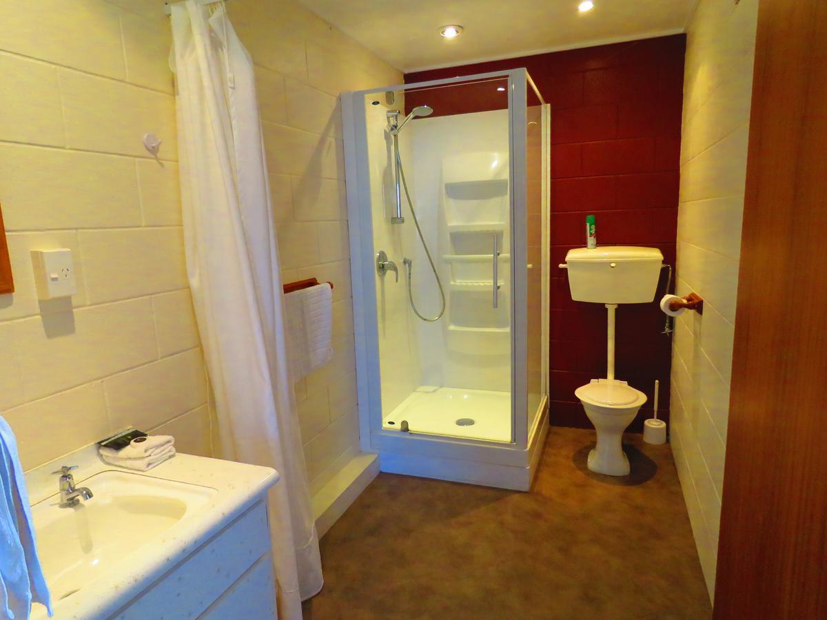 Opunake Motel And Backpackers Lodge Εξωτερικό φωτογραφία